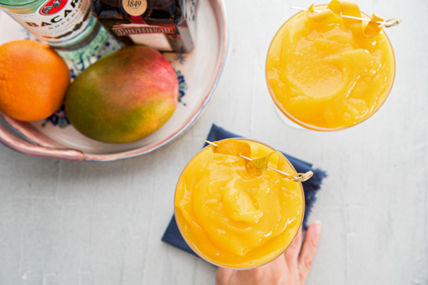 How to Make a Mango Daiquiri  - Easy Recipe